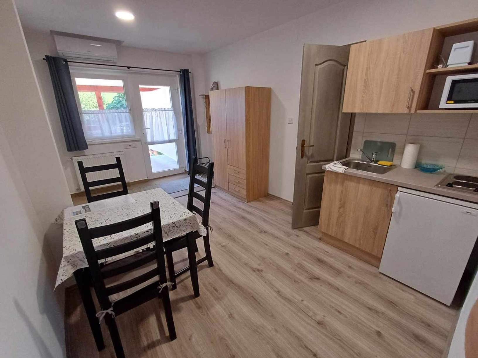 Mini Zoo Apartman Нагиканиша Екстериор снимка